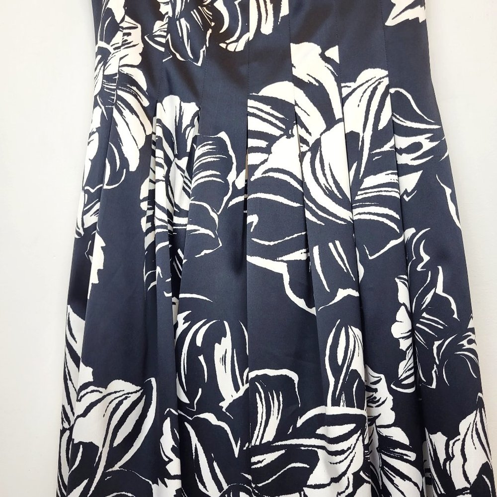 White House Black Market Black Floral Fit and Flare Sleeveless Dress, Size 6 EUC - Picture 6 of 12